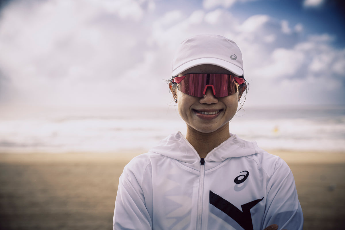 Runner wearing 2nu Venti Air open sport sunglasses outdoors